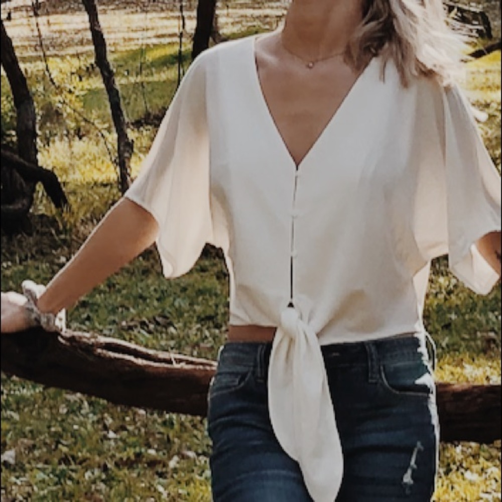 SALE☀️Cropped Tie Shirt - Like new!